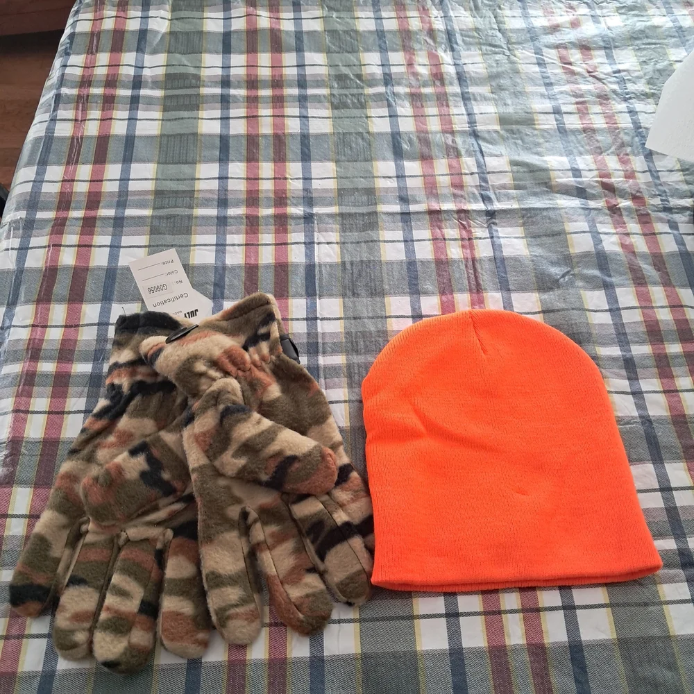 Bright Orange‎ Beanie and Camouflage Gloves Set